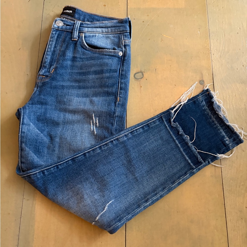 HUDSON JEANS 26 |  Zoeey Hi-Rise Straight. Distressed Jeans